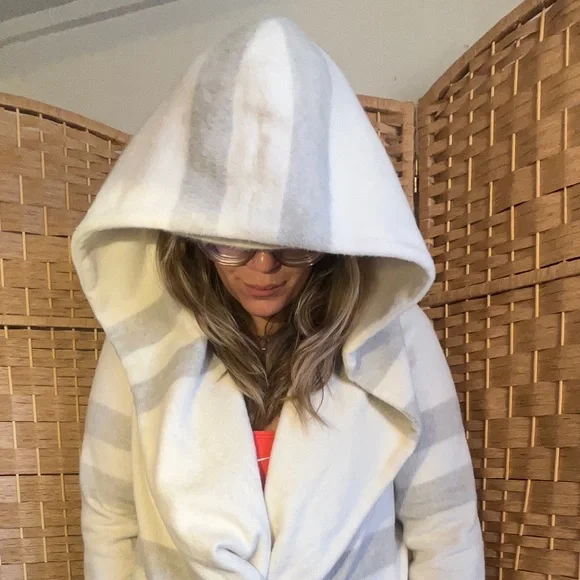 Lovestitch Wool Blend Hooded Coat - Picture 5 of 12